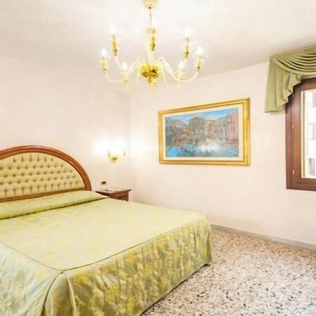 Hotel Antica Casa Carettoni à Venise Extérieur photo