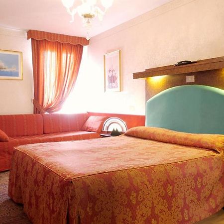 Hotel Antica Casa Carettoni à Venise Chambre photo