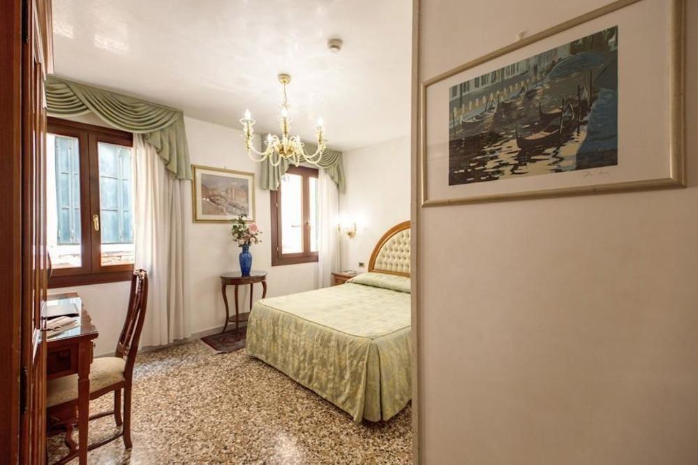 Hotel Antica Casa Carettoni à Venise Extérieur photo