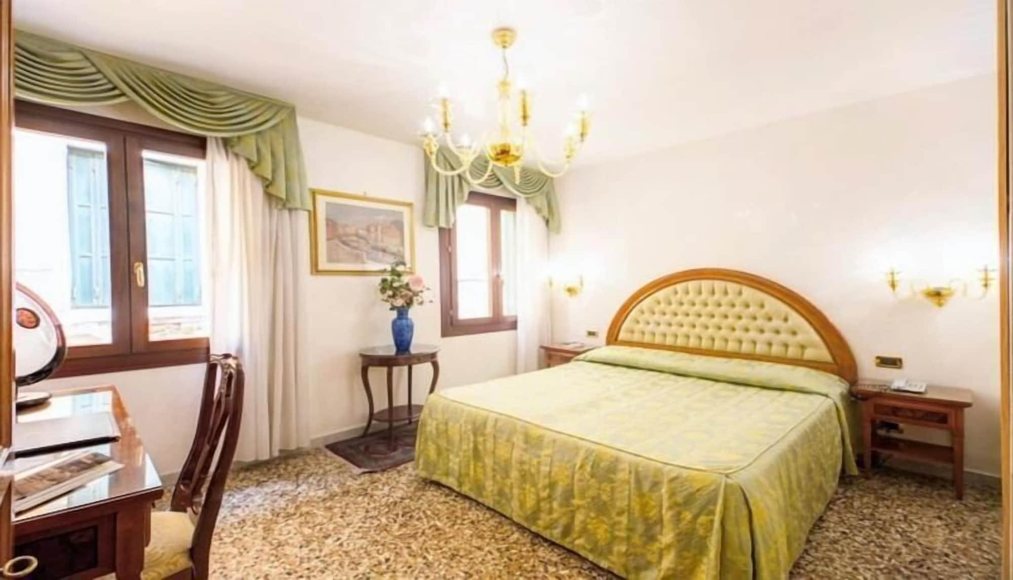 Hotel Antica Casa Carettoni à Venise Extérieur photo