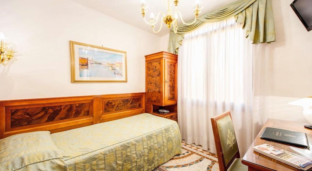 Hotel Antica Casa Carettoni à Venise Chambre photo