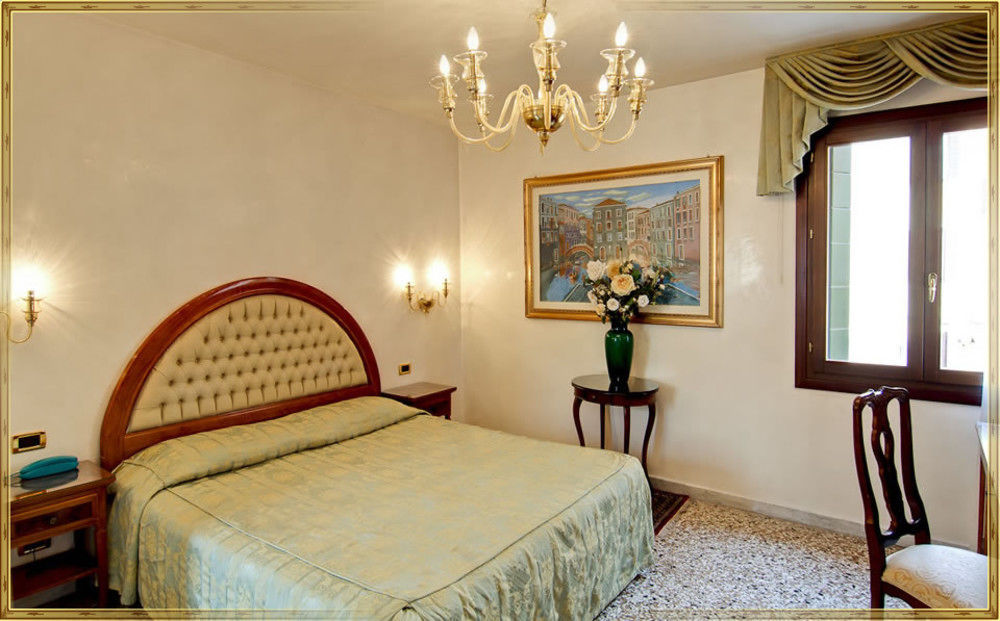 Hotel Antica Casa Carettoni à Venise Extérieur photo