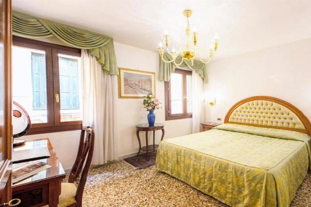 Hotel Antica Casa Carettoni à Venise Extérieur photo