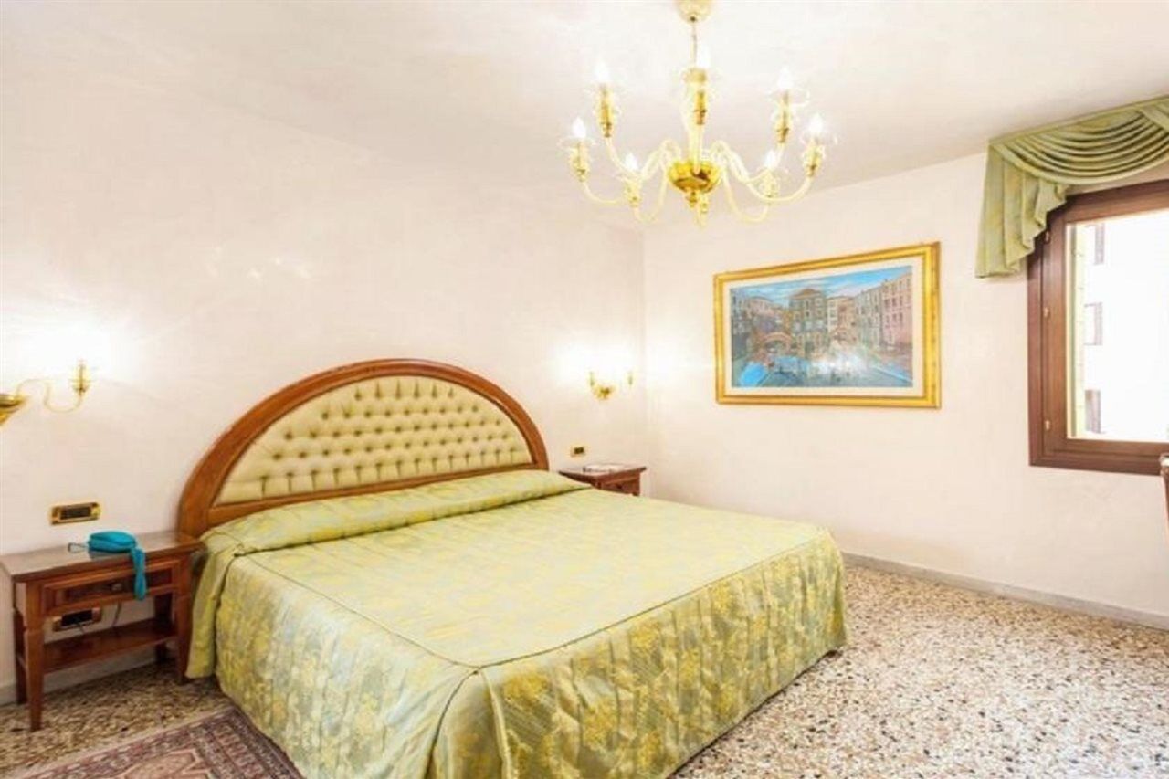 Hotel Antica Casa Carettoni à Venise Extérieur photo